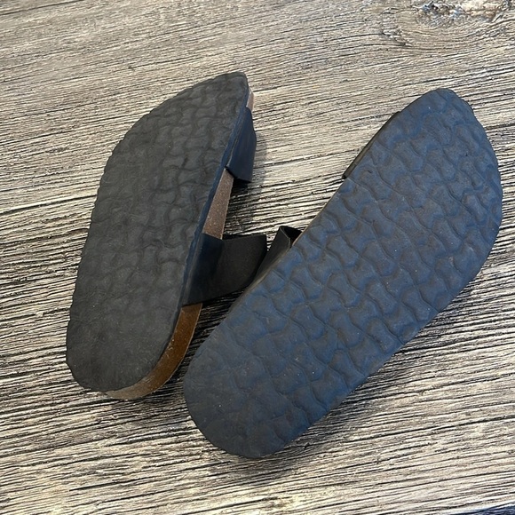 Cushionaire Black Sandals Size 9 - Picture 5 of 5